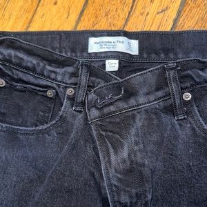 Abercrombie The ‘90s Straight Ultra High Rise Curve Love Jean
